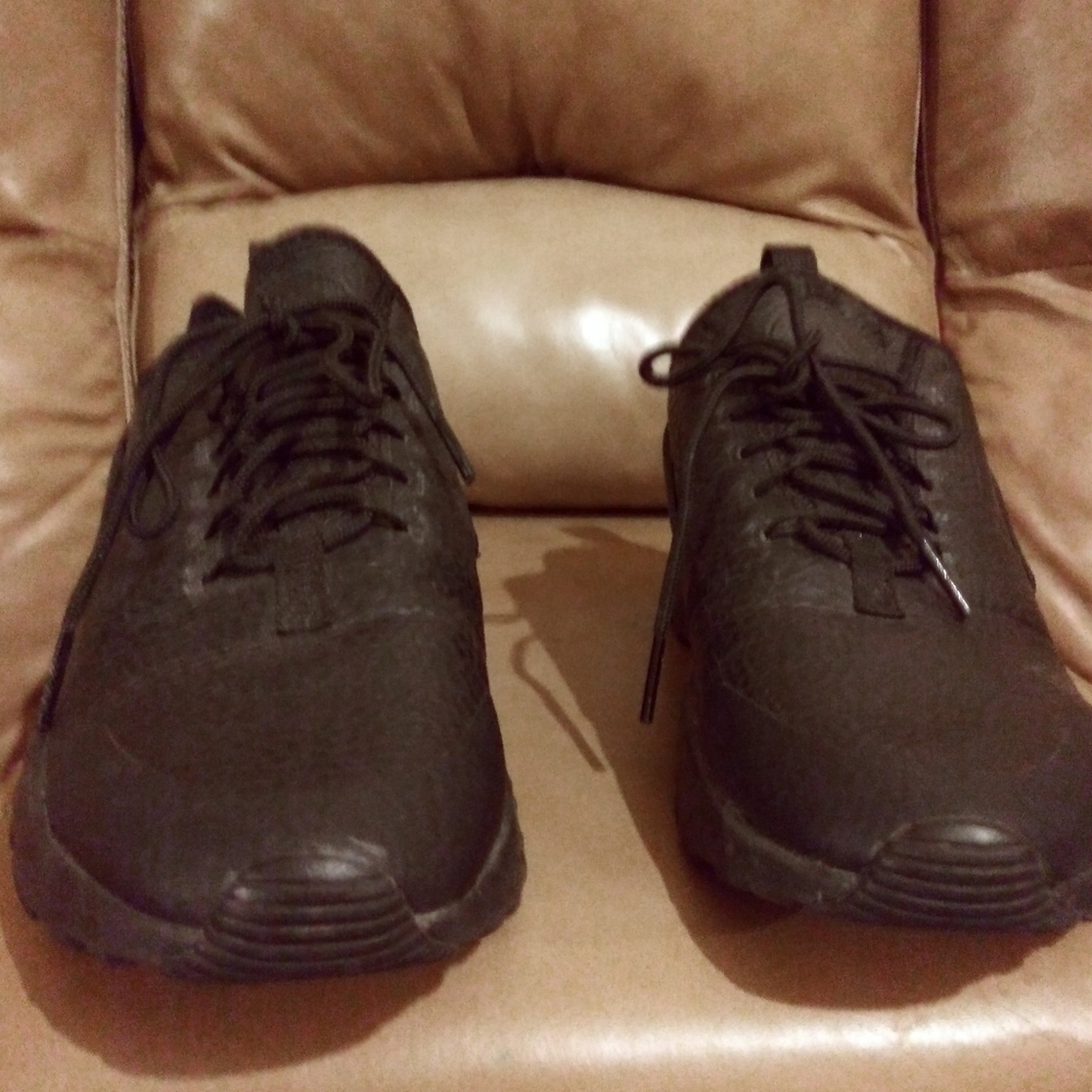 Ladies Nike shoes